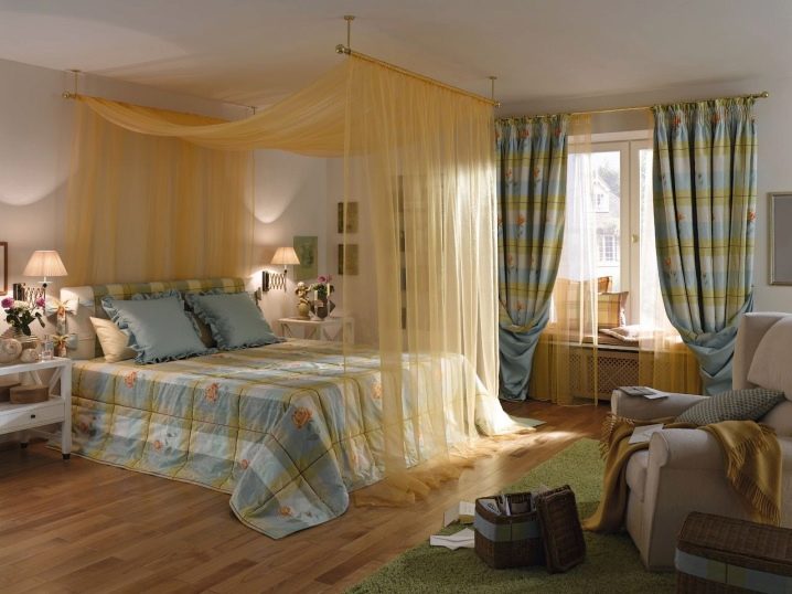 ست کامل پرده و روتختی برای اتاق خواب با طراحی انتزاعی